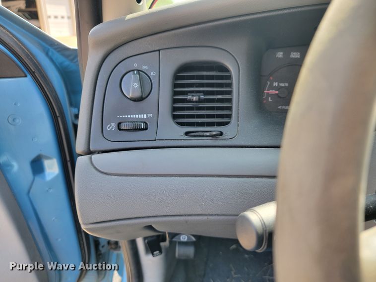 image for item JL9483 2004 Ford Crown Victoria Police Interceptor