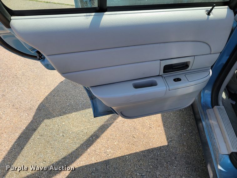 image for item JL9483 2004 Ford Crown Victoria Police Interceptor