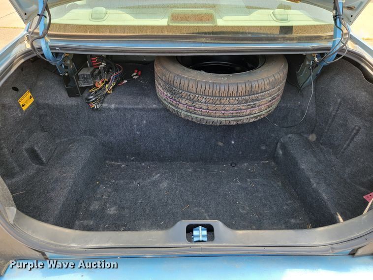 image for item JL9483 2004 Ford Crown Victoria Police Interceptor