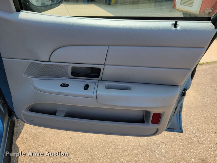 image for item JL9483 2004 Ford Crown Victoria Police Interceptor