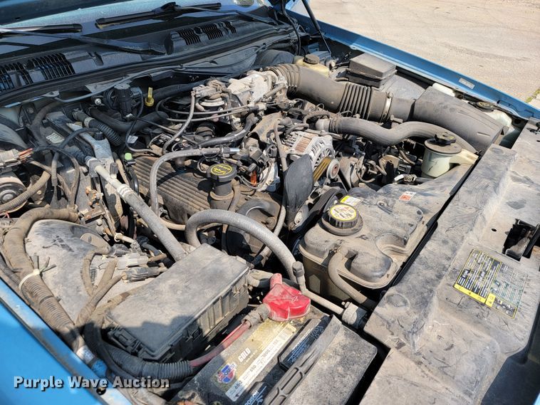 image for item JL9483 2004 Ford Crown Victoria Police Interceptor