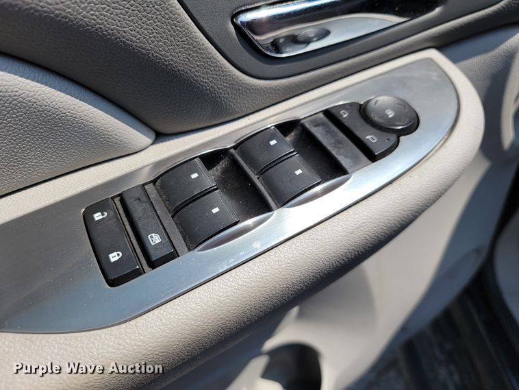 image for item JL9489 2007 Chevrolet Suburban 2500  SUV