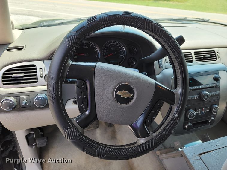 image for item JL9489 2007 Chevrolet Suburban 2500  SUV