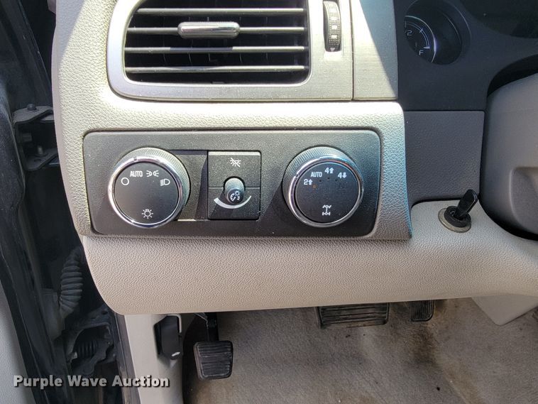 image for item JL9489 2007 Chevrolet Suburban 2500  SUV