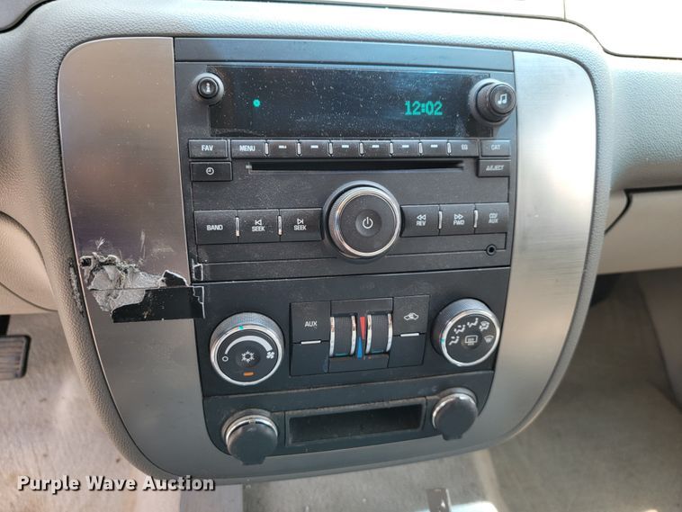 image for item JL9489 2007 Chevrolet Suburban 2500  SUV