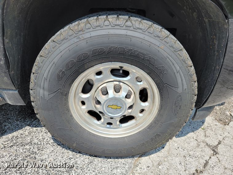 image for item JL9489 2007 Chevrolet Suburban 2500  SUV