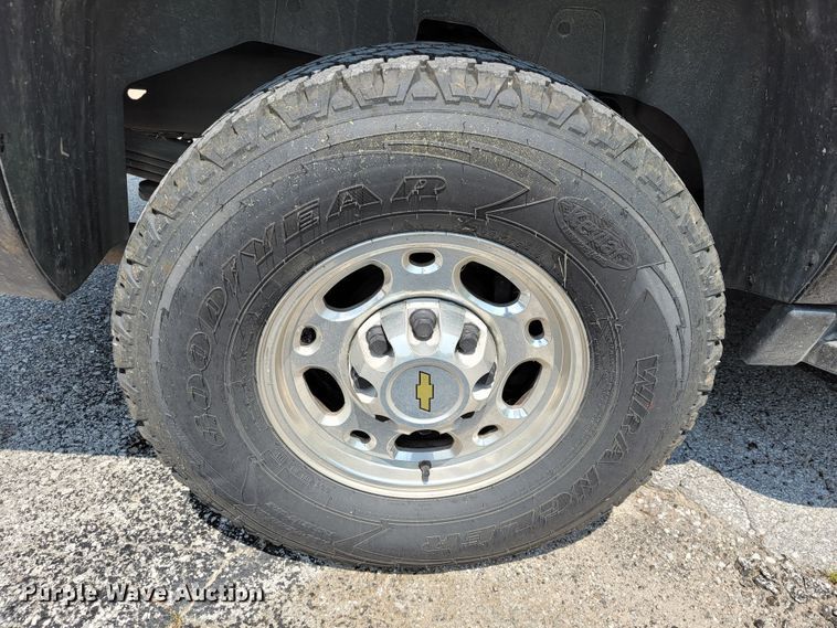 image for item JL9489 2007 Chevrolet Suburban 2500  SUV