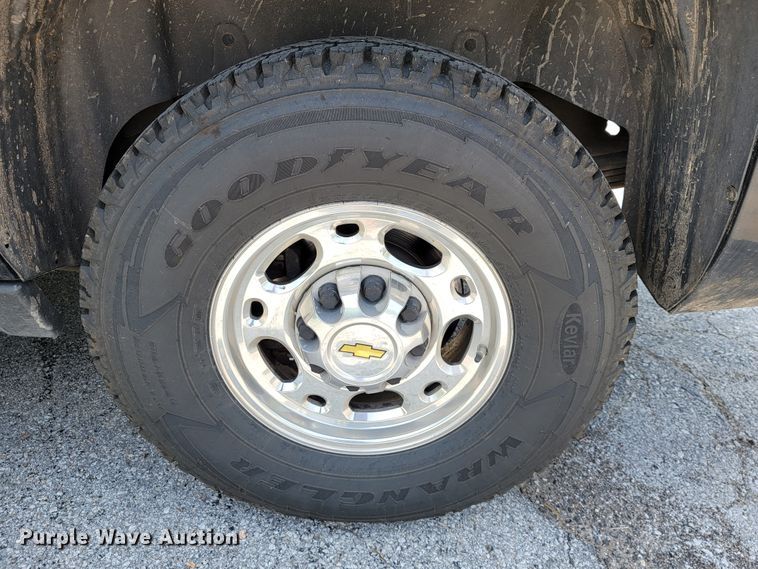 image for item JL9489 2007 Chevrolet Suburban 2500  SUV