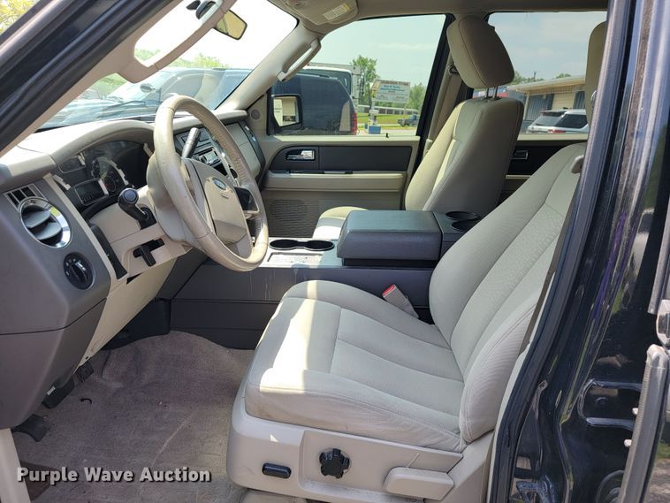 image for item JL9490 2010 Ford Expedition  SUV