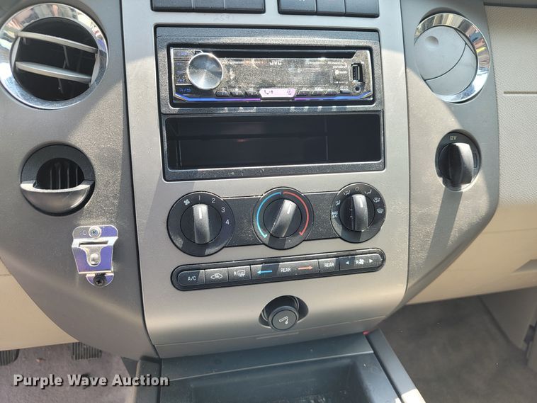 image for item JL9490 2010 Ford Expedition  SUV