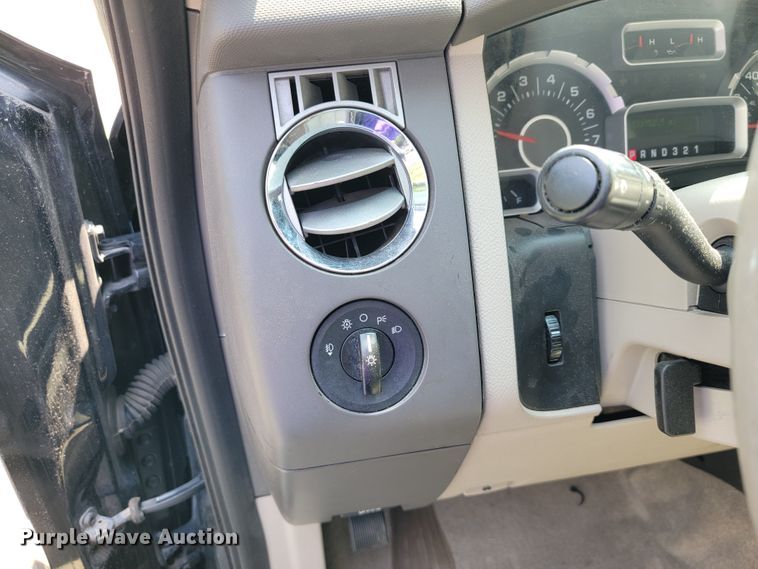 image for item JL9490 2010 Ford Expedition  SUV