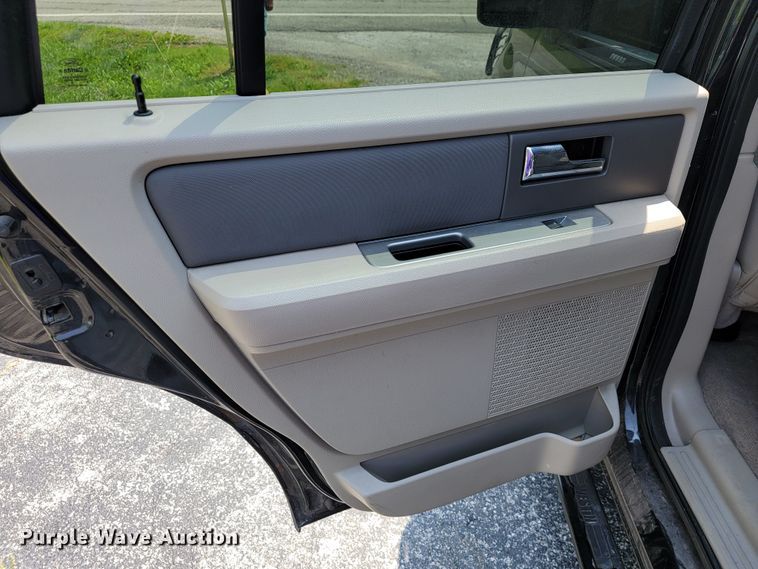 image for item JL9490 2010 Ford Expedition  SUV