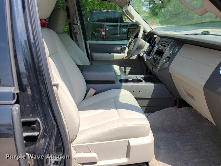 image for item JL9490 2010 Ford Expedition  SUV