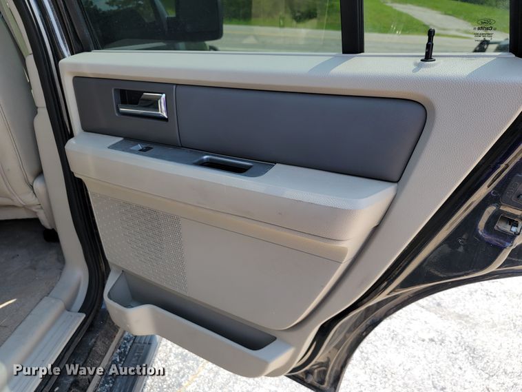 image for item JL9490 2010 Ford Expedition  SUV