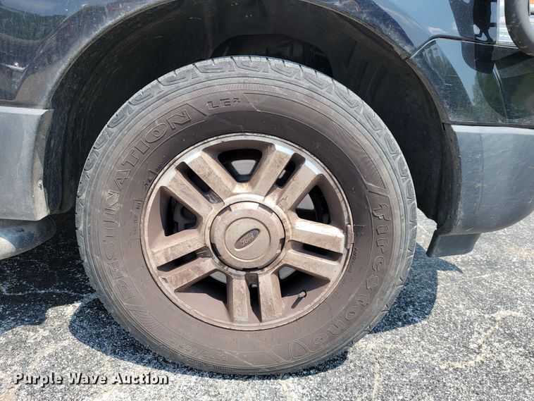 image for item JL9490 2010 Ford Expedition  SUV