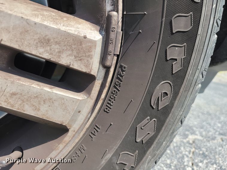 image for item JL9490 2010 Ford Expedition  SUV