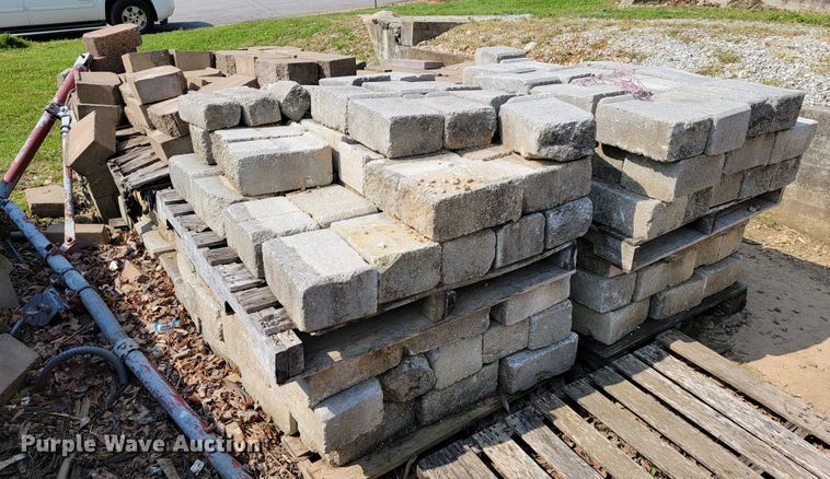 image for item JL9496 Approximately 5 pallets of landscape materials