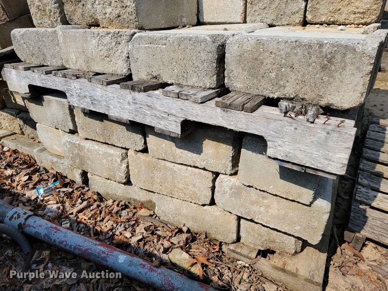 image for item JL9496 Approximately 5 pallets of landscape materials