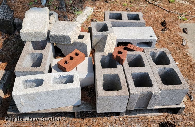 image for item JL9496 Approximately 5 pallets of landscape materials