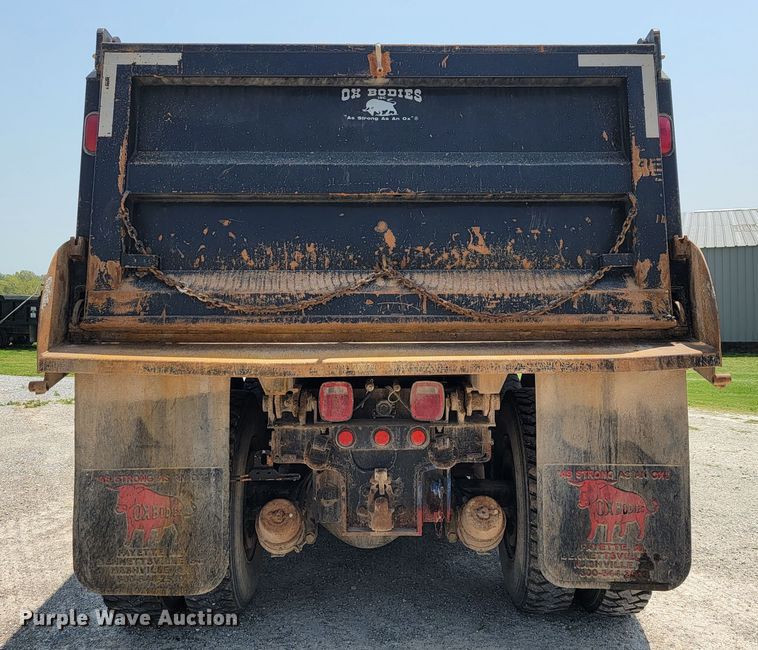 image for item JL9499 2005 Chevrolet C8500  dump truck