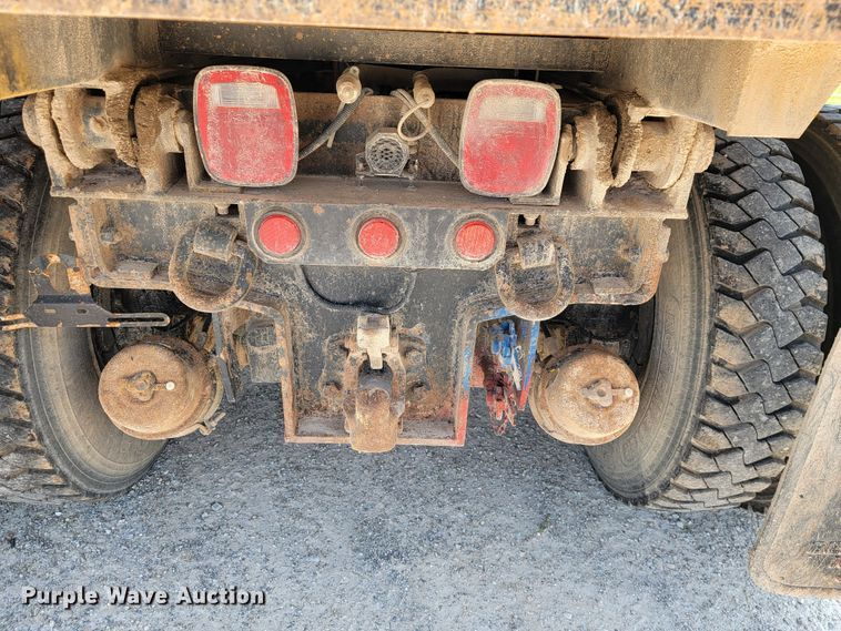 image for item JL9499 2005 Chevrolet C8500  dump truck