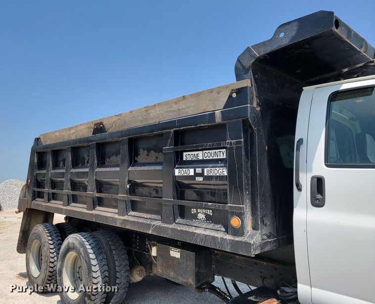 image for item JL9499 2005 Chevrolet C8500  dump truck