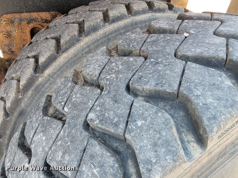 image for item JL9499 2005 Chevrolet C8500  dump truck