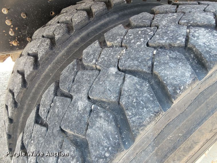 image for item JL9499 2005 Chevrolet C8500  dump truck