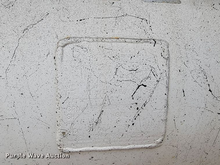 image for item JL9514 2006 International 7400  oil distributor truck