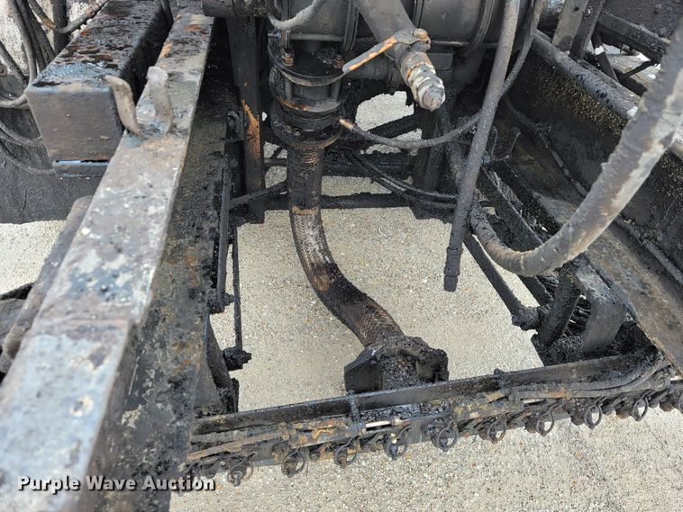 image for item JL9514 2006 International 7400  oil distributor truck