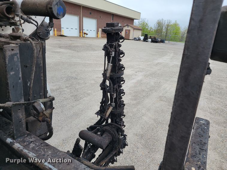 image for item JL9514 2006 International 7400  oil distributor truck