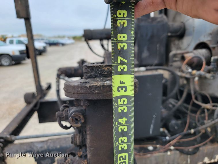 image for item JL9514 2006 International 7400  oil distributor truck