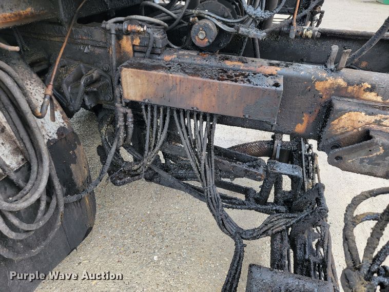 image for item JL9514 2006 International 7400  oil distributor truck