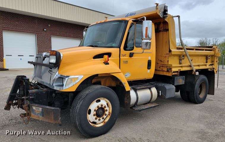 image for item JL9515 2005 International 7400  dump truck