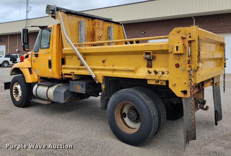 image for item JL9515 2005 International 7400  dump truck