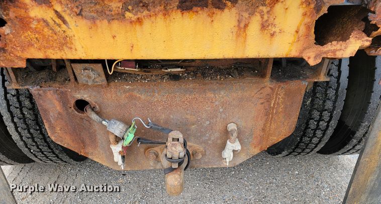 image for item JL9515 2005 International 7400  dump truck