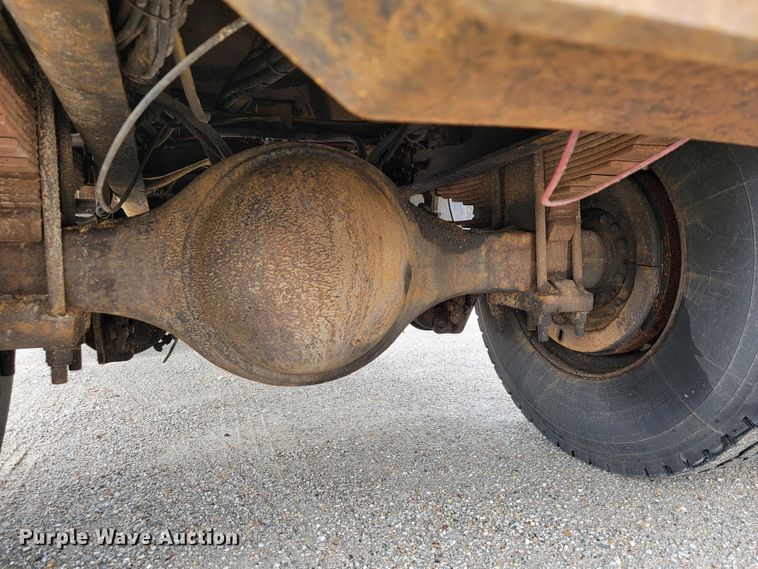 image for item JL9515 2005 International 7400  dump truck