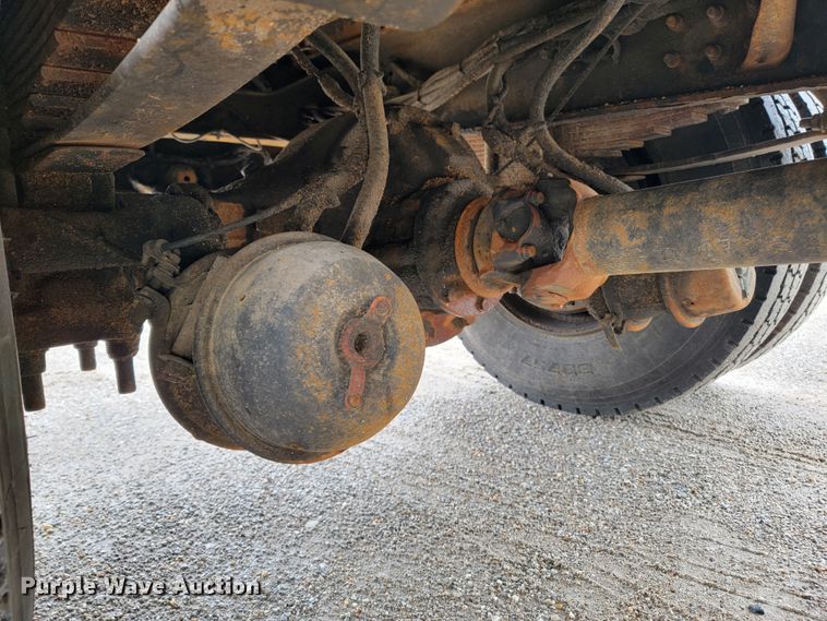 image for item JL9515 2005 International 7400  dump truck