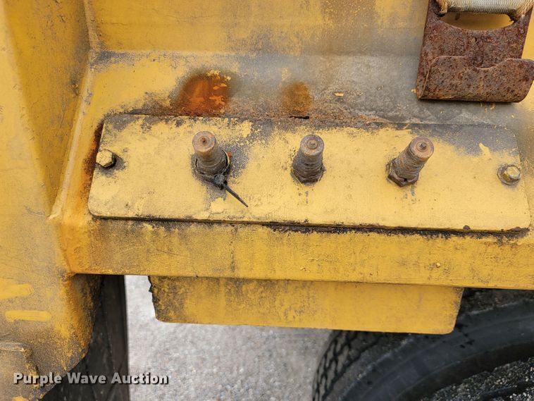 image for item JL9515 2005 International 7400  dump truck