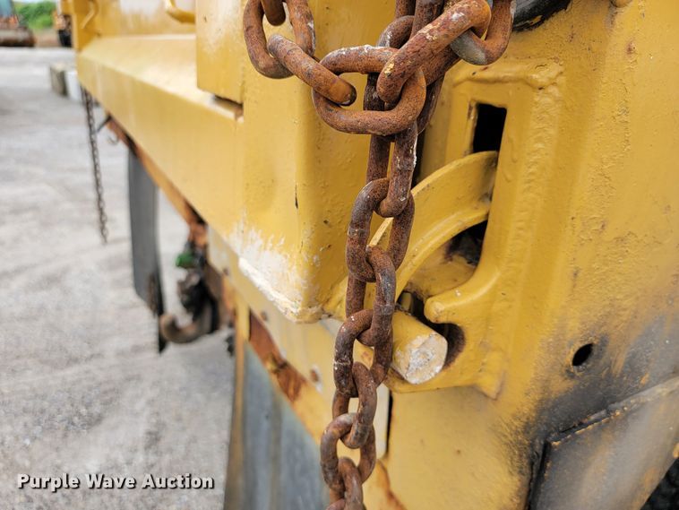 image for item JL9515 2005 International 7400  dump truck