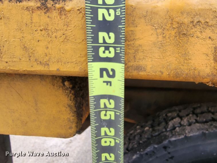 image for item JL9515 2005 International 7400  dump truck