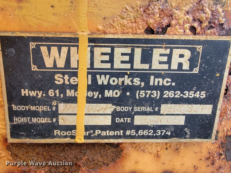 image for item JL9515 2005 International 7400  dump truck