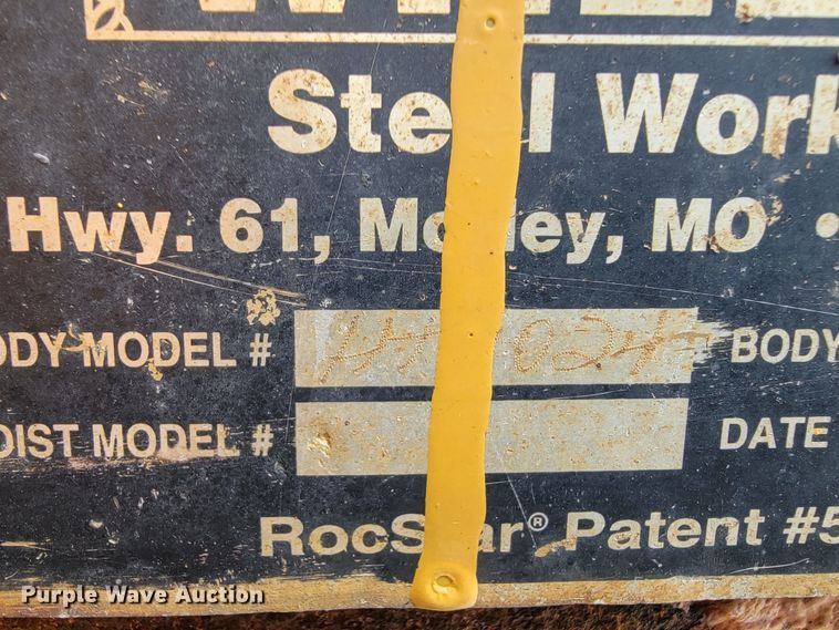 image for item JL9515 2005 International 7400  dump truck