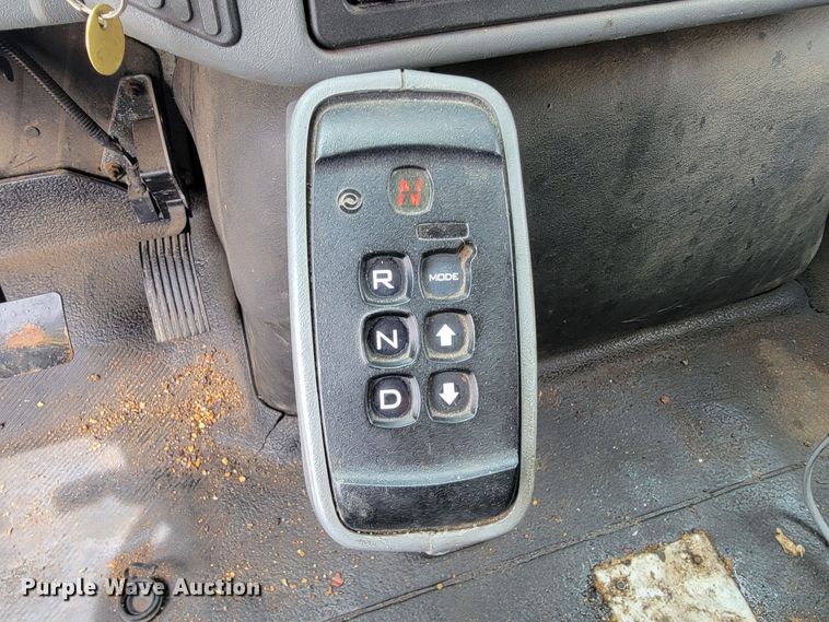 image for item JL9515 2005 International 7400  dump truck