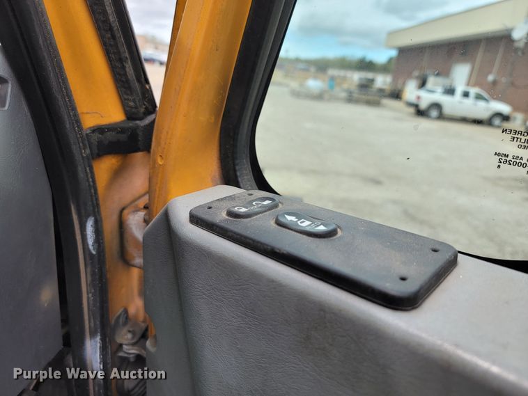 image for item JL9515 2005 International 7400  dump truck