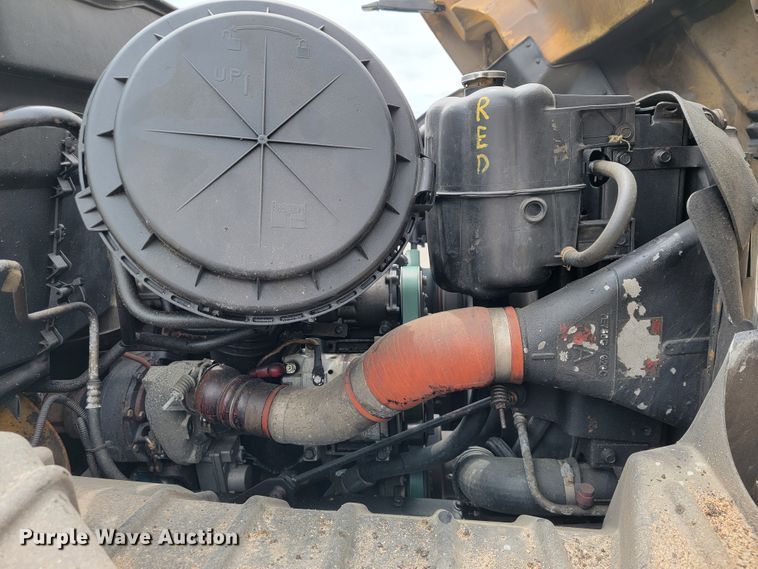 image for item JL9515 2005 International 7400  dump truck