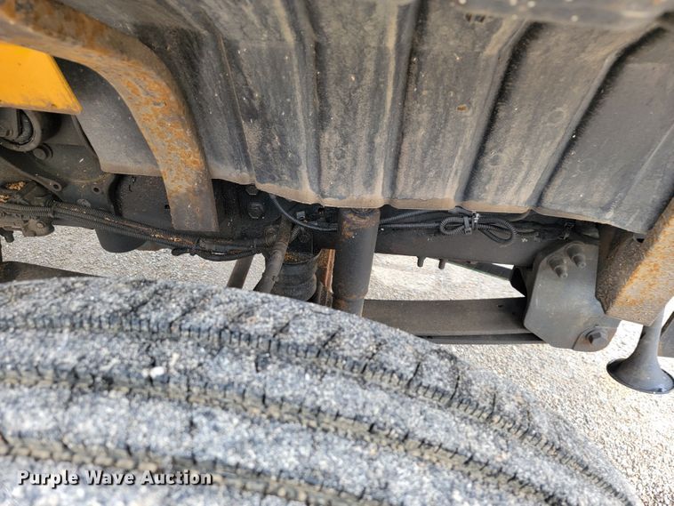 image for item JL9515 2005 International 7400  dump truck