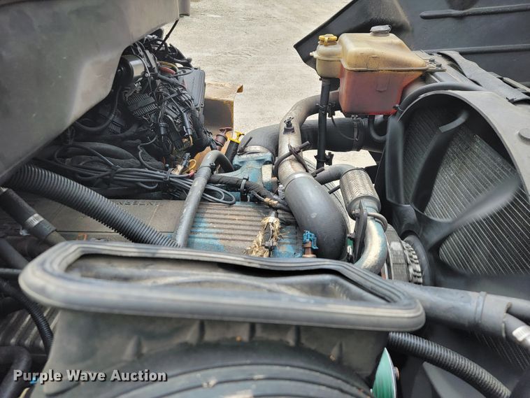 image for item JL9515 2005 International 7400  dump truck