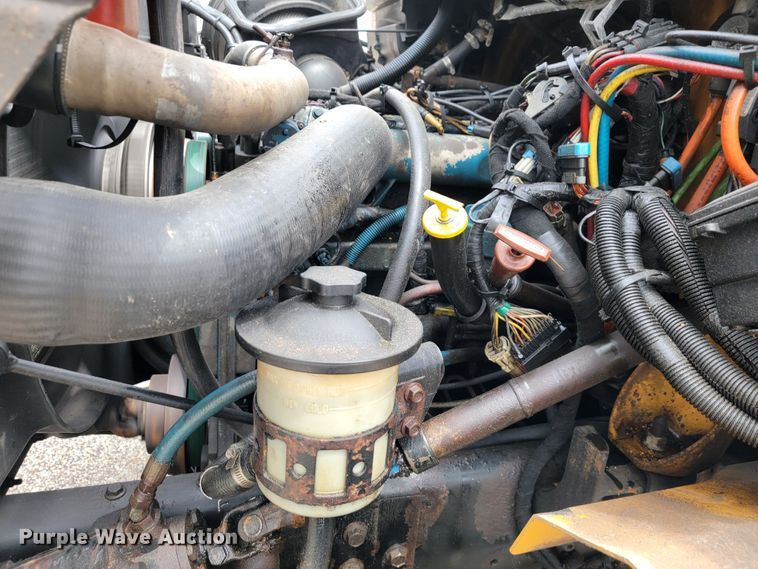 image for item JL9515 2005 International 7400  dump truck