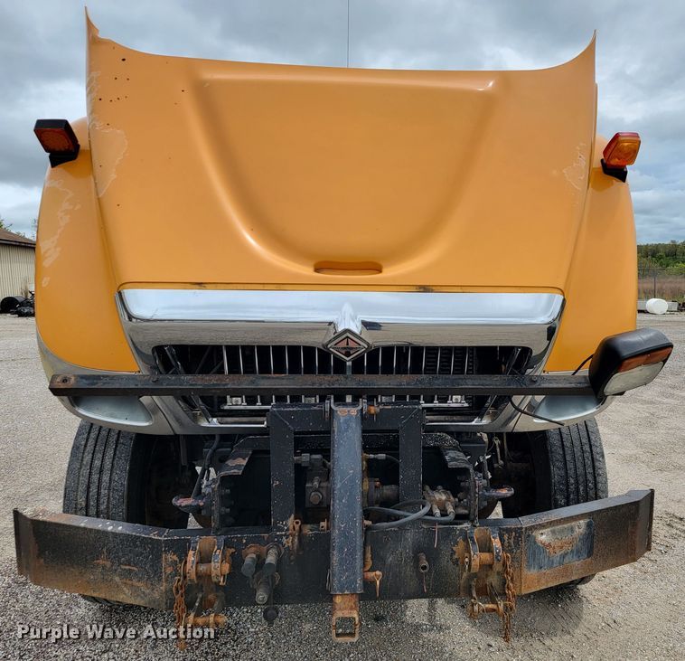 image for item JL9515 2005 International 7400  dump truck